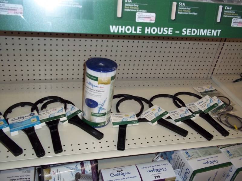 lot 233 image: Culligan Replacement filter for Lot 232 and filter wrenches