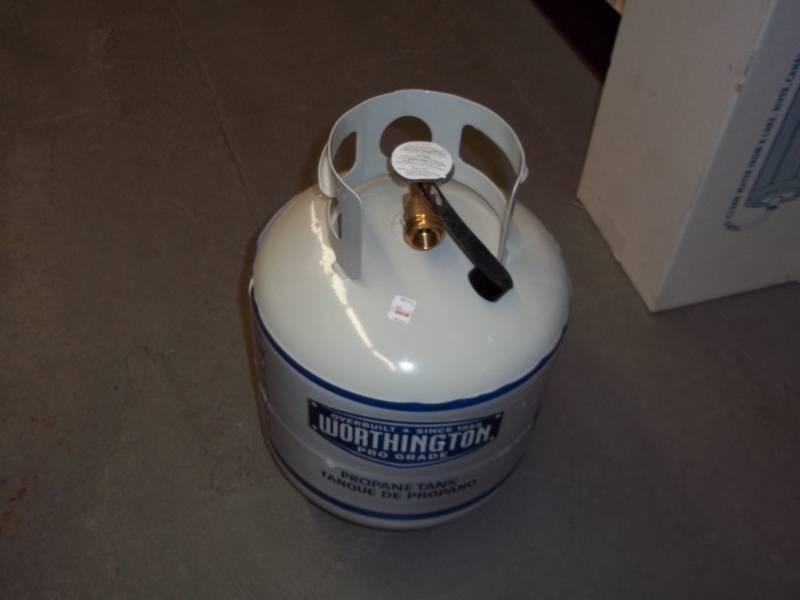 lot 262 image: 20 lb LP Tank