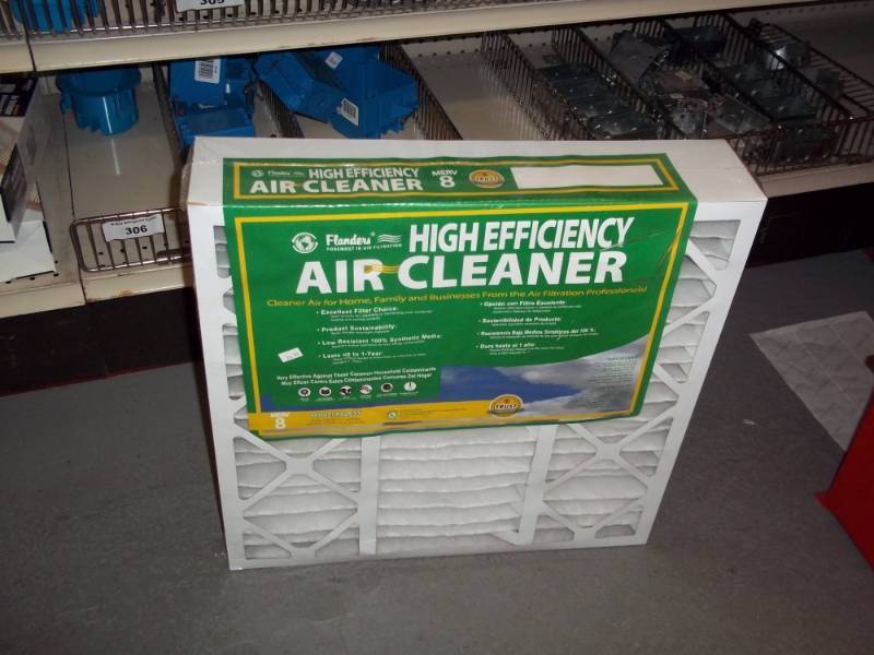 lot 307 image: Mer V8 Filter  20x20x4.5