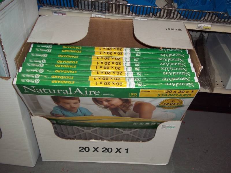 lot 310 image: Lot of 8 Filters  20x20x1