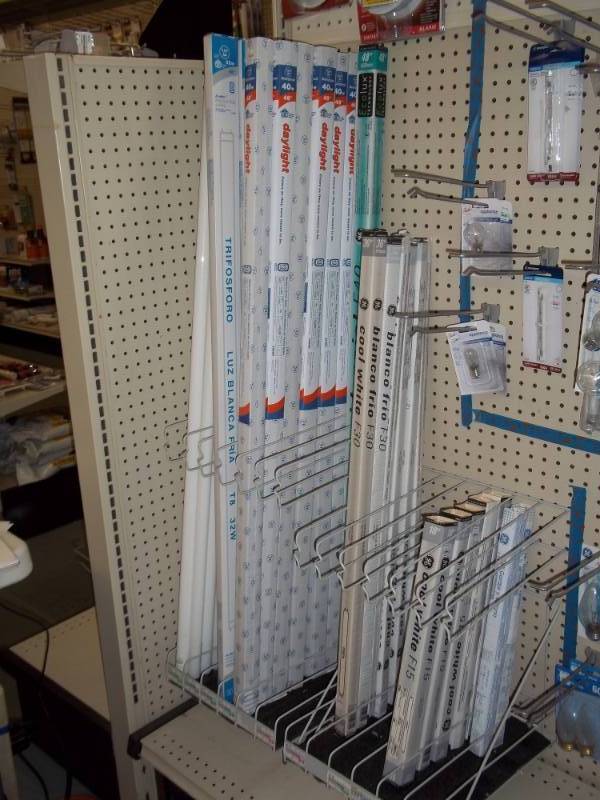 lot 374 image: Lot of Misc Flouresant Bulbs