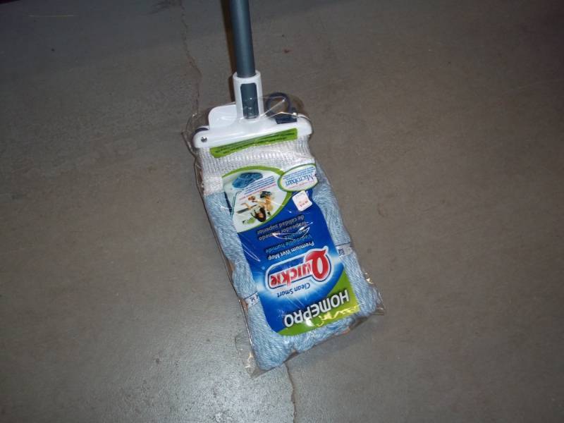 lot 380 image: Quickie Mop