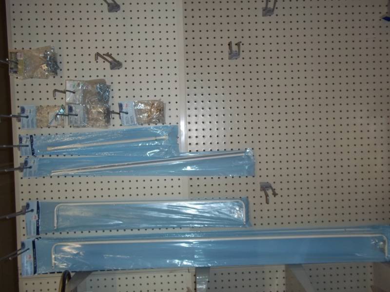 lot 385 image: Lot of Misc Curtain Rods and Hardware