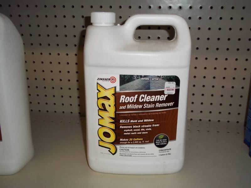 lot 407 image: Gallon Roof Cleaner
