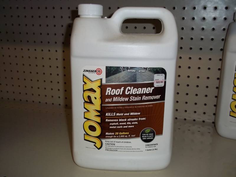 lot 408 image: Gallon Roof Cleaner