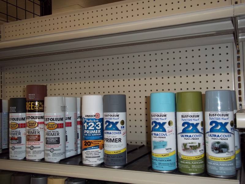 lot 411 image: 4 ft Shelf Lot of Misc Rustoleum Spray Paint  31 cans