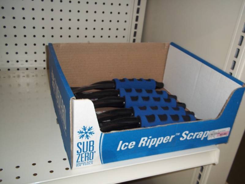 lot 431 image: Lot of 6 Window Scrapers with Display Box