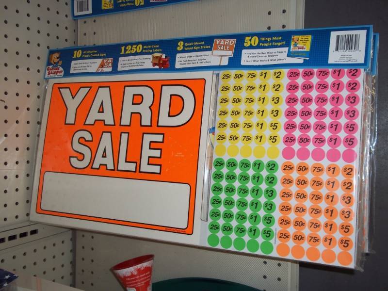 lot 432 image: Lot of 7 Yard Sale Kits