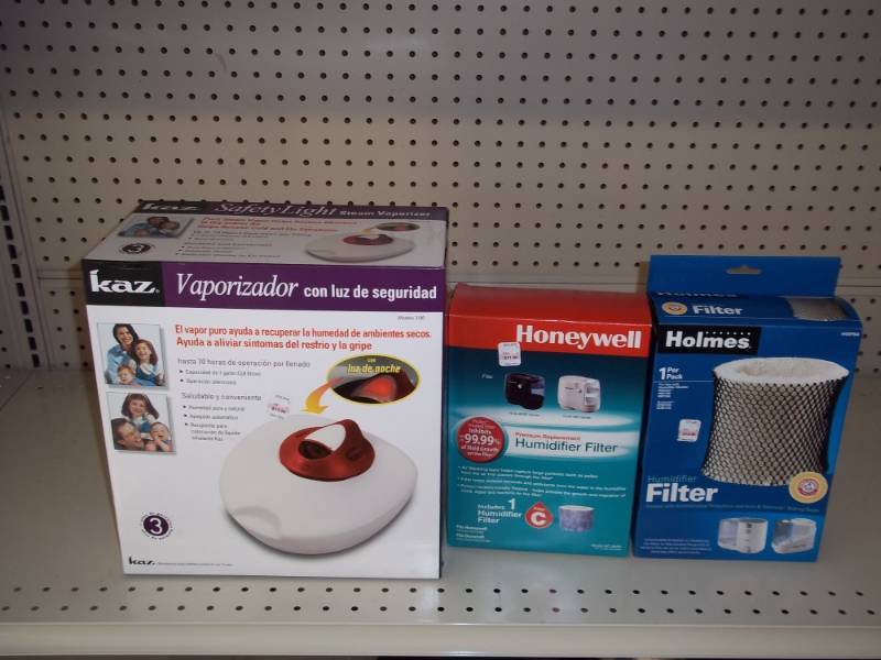 lot 436 image: Vaporizer and 2 Humidifier filters