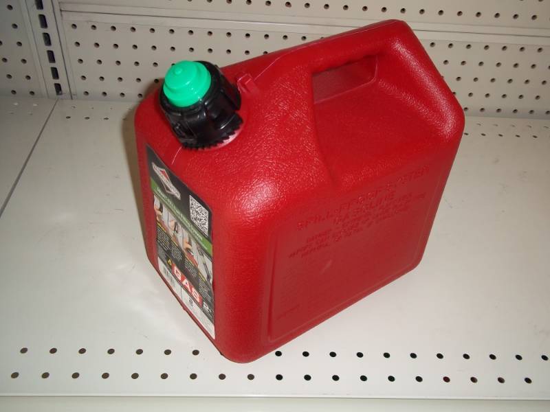 lot 441 image: 2 Gallon Gas Can