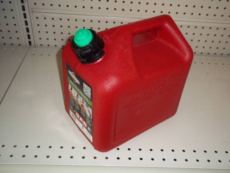 lot 443 image: 2 Gallon Gas Can
