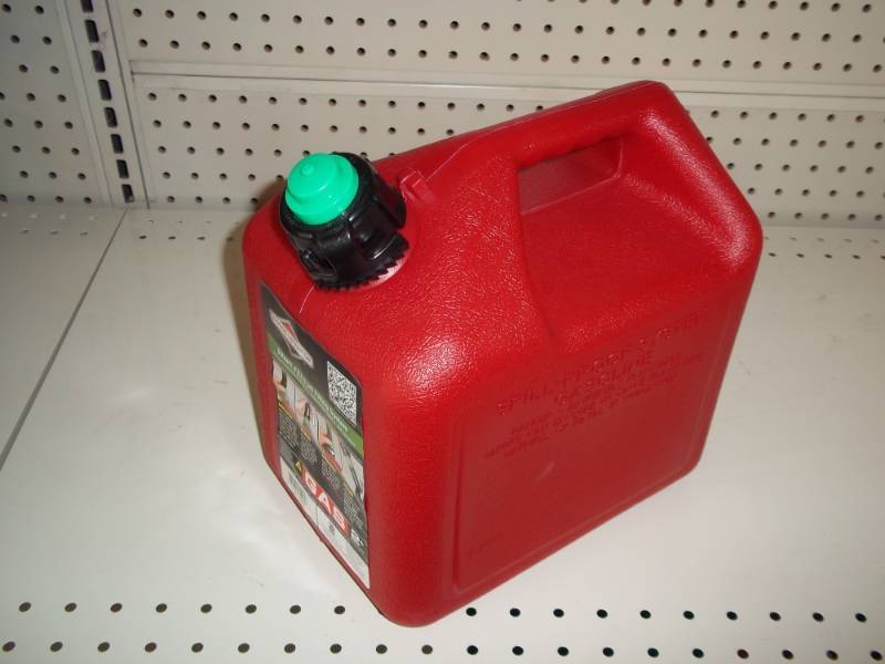 lot 449 image: 2 Gallon Gas Can