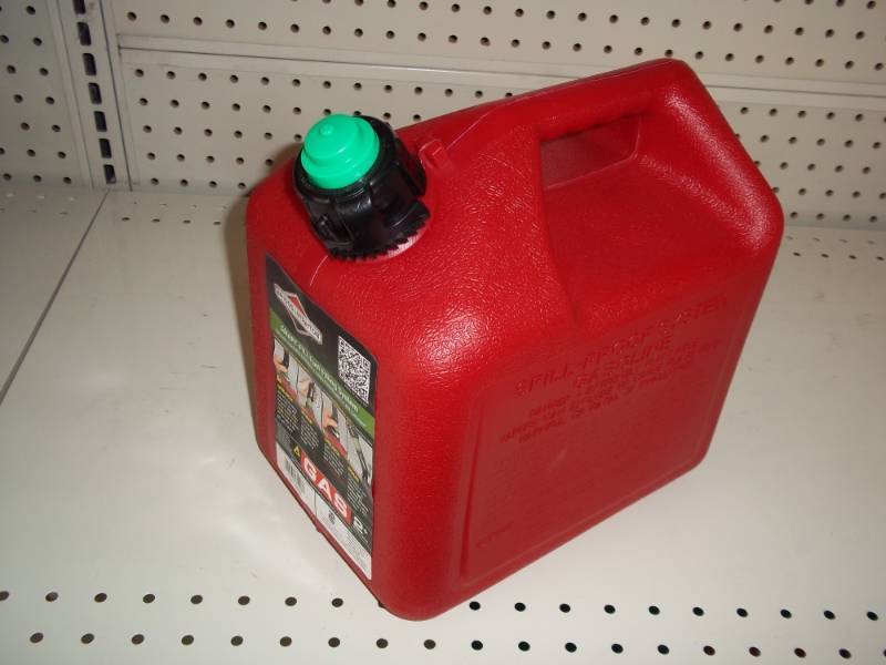 lot 453 image: 2 Gallon Gas Can
