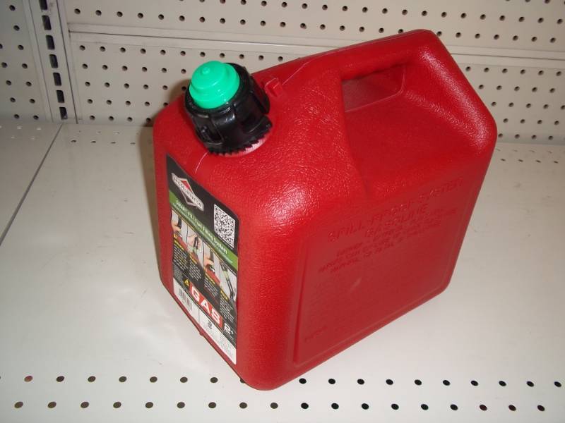 lot 454 image: 2 Gallon Gas Can