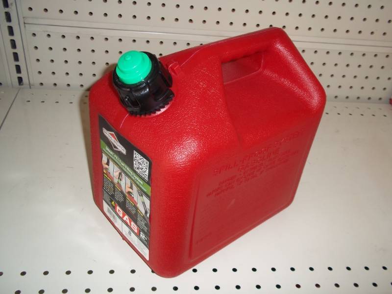 lot 456 image: 2 Gallon Gas Can