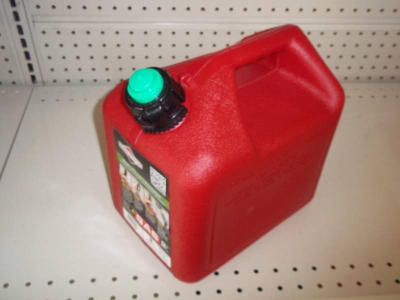 lot 461 image: 2 Gallon Gas Can