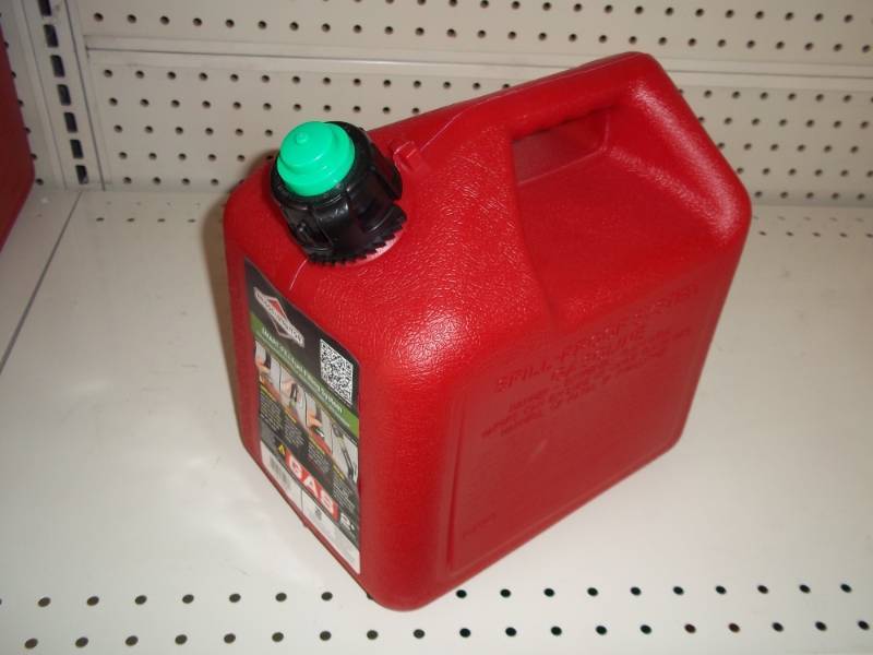 lot 464 image: 2 Gallon Gas Can