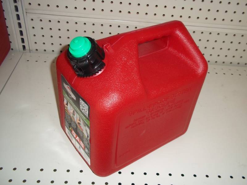 lot 469 image: 2 Gallon Gas Can