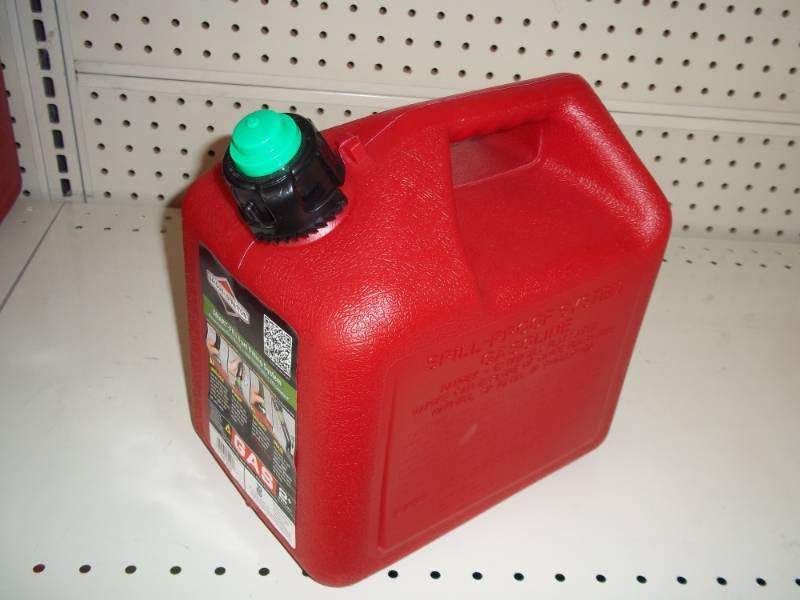 lot 471 image: 2 Gallon Gas Can