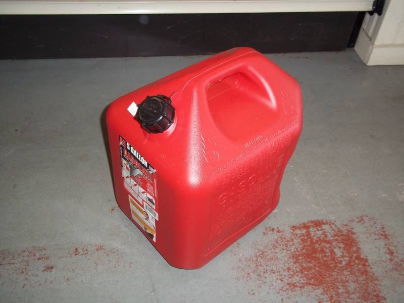 lot 484 image: 5 Gallon Gas Can missing Spout