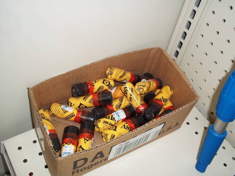 lot 491 image: Box of Daisy BBs