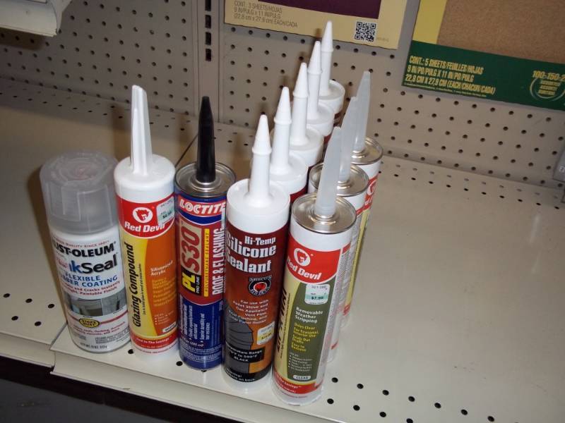 lot 533 image: Lot of Caulking includes Flexible Seal Coating