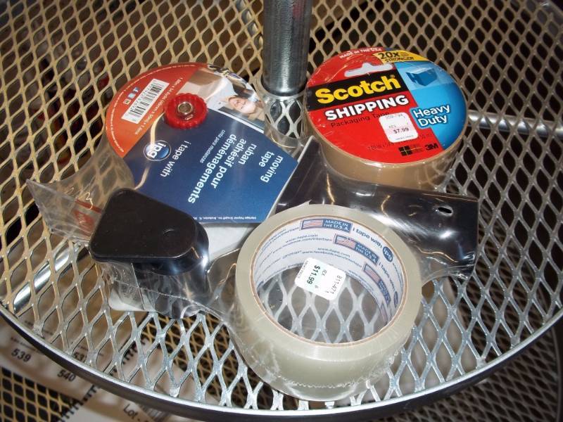 lot 534 image: Tape Dispenser includes refill roll