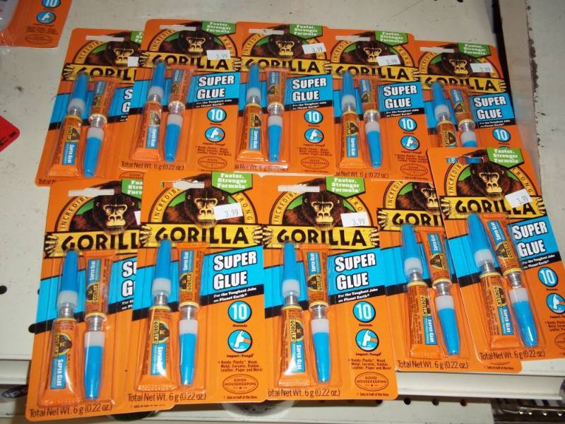 lot 541 image: Lot of 10 Packages of Super Glue