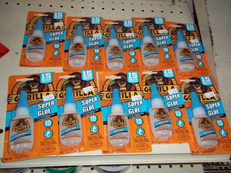 lot 542 image: Lot of 10 Packages of Super Glue