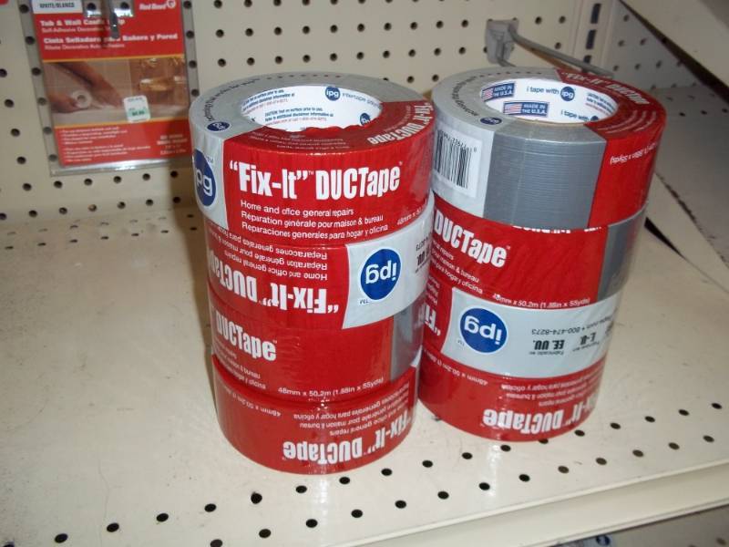 lot 549 image: Lot of 8 Rolls of Duct Tape