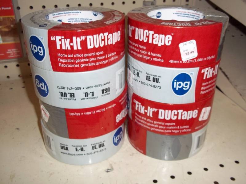 lot 550 image: Lot of 8 Rolls of Duct Tape