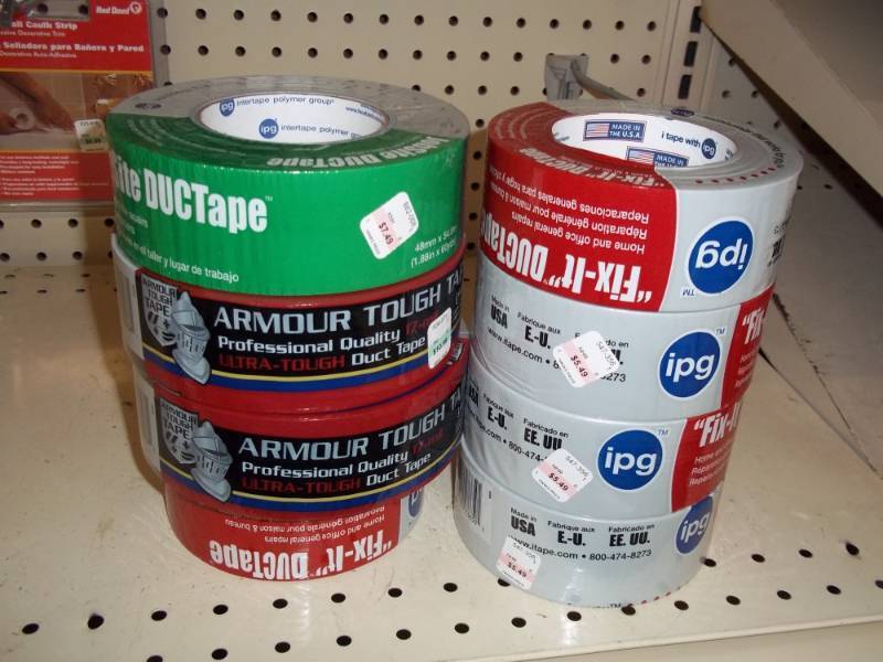 lot 551 image: Lot of 8 Rolls of Duct Tape