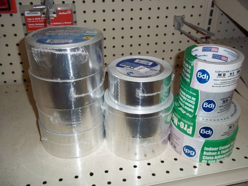 lot 552 image: Lot of Weather Aluminum Foil Tape and Carpet Tape