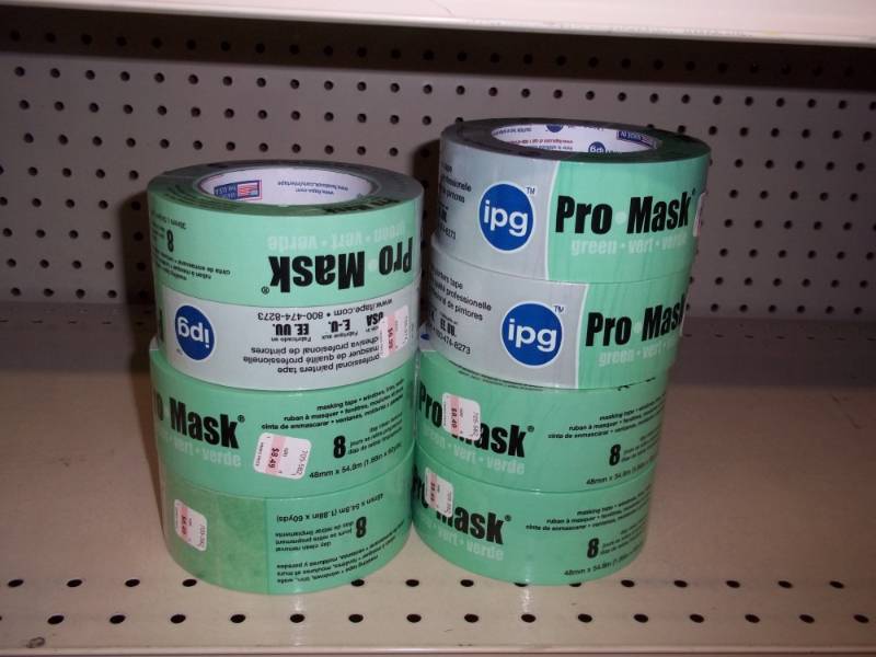 lot 556 image: Lot of 8 rolls of Green Painters Tape