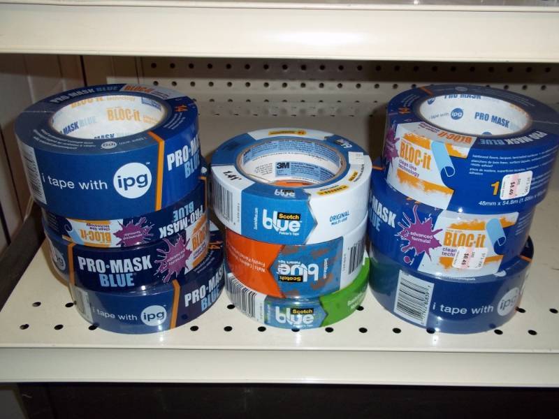 lot 561 image: Lot of 10 rolls of Blue Painters Tape