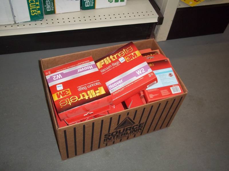 lot 581 image: Box of Assorted Vacuum Cleaner Bags