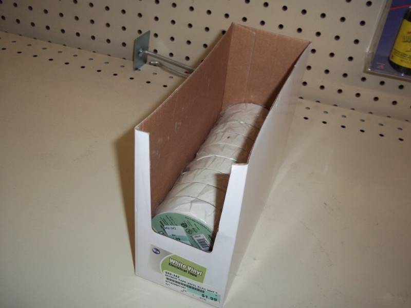 lot 622 image: Lot of 9 rolls of white electrical Tape