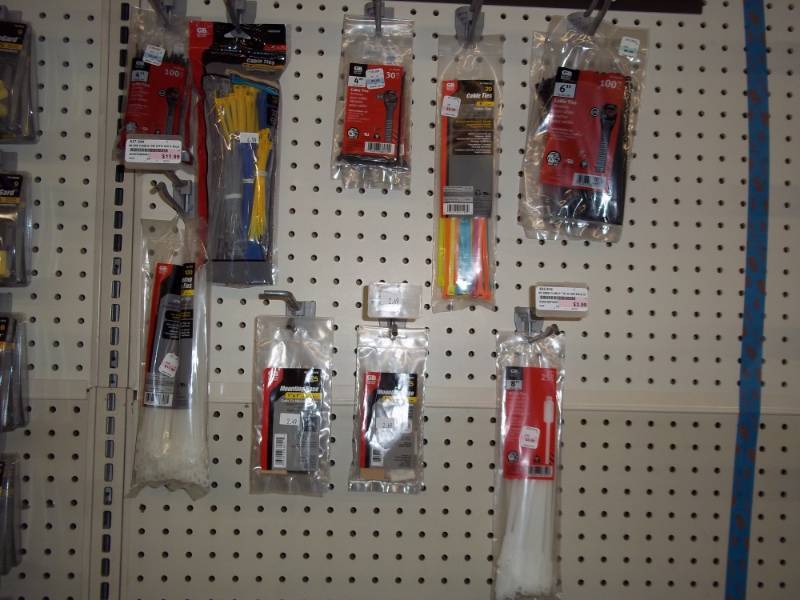 lot 623 image: Lot of Assorted Shorter Cable Ties