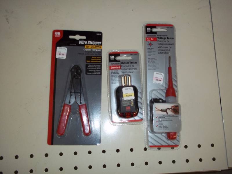 lot 627 image: Wire Striper, Voltage tester, outlet tester