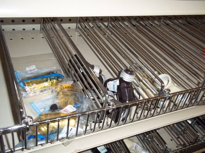 lot 686 image: Shelf Lot Assortment of extension cord ends, bulb splitters, lamp hardware