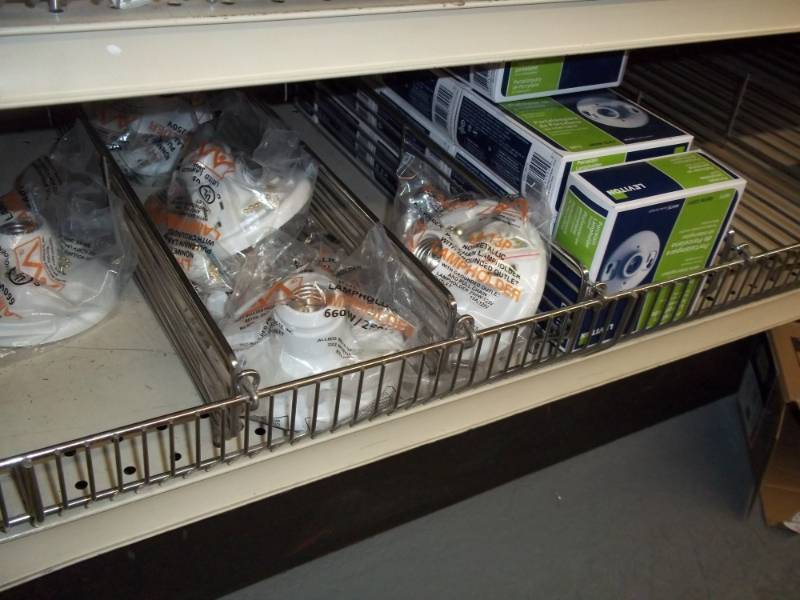 lot 706 image: Lot of Ceramic and Plastic Light Fixtures