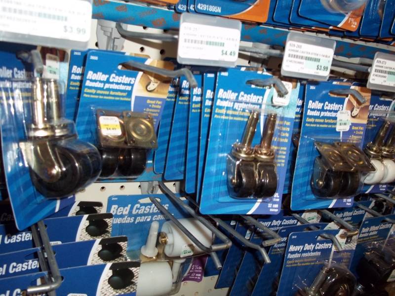 lot 710 image: Wall Lot Assortment of Roller Casters