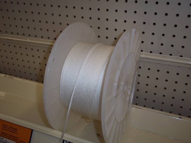 lot 724 image: Solid Braid Nylon Rope 18 in white
