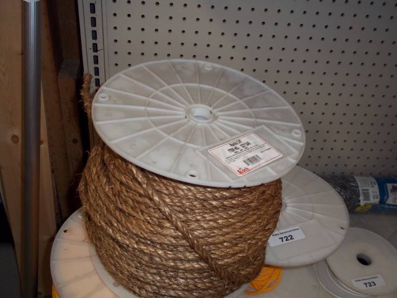 lot 741 image: Roll of Manilla Rope 38 in