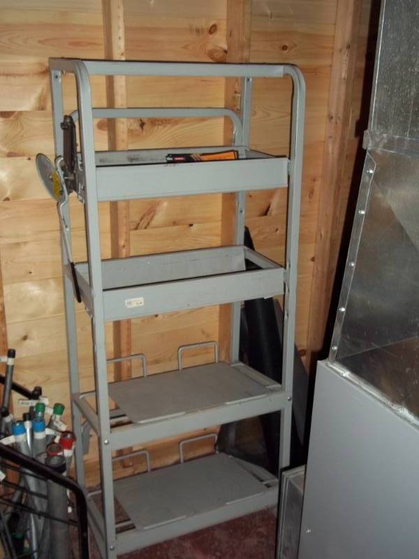 lot 744 image: Rope Display Rack