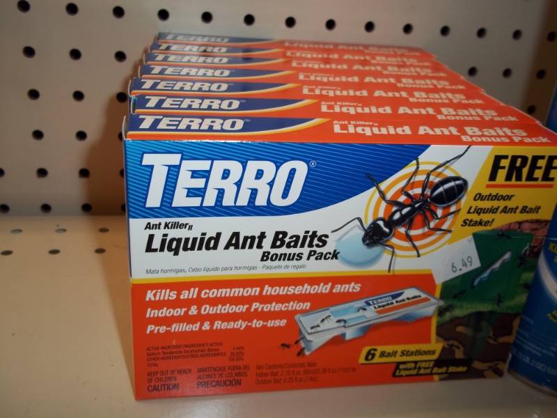 lot 429 image: Lot of 7 Liquid Ant Baits