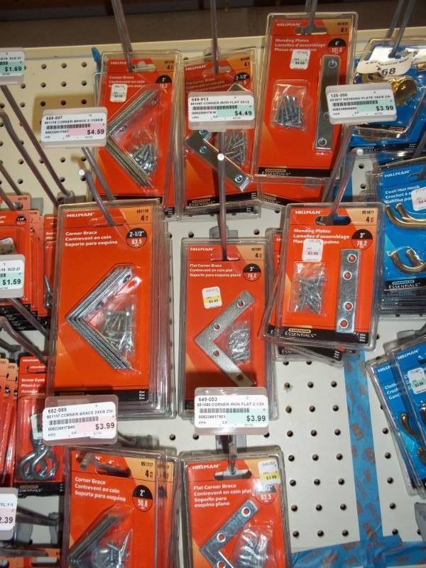 lot 773 image: Wall Lot Flat Corner Braces