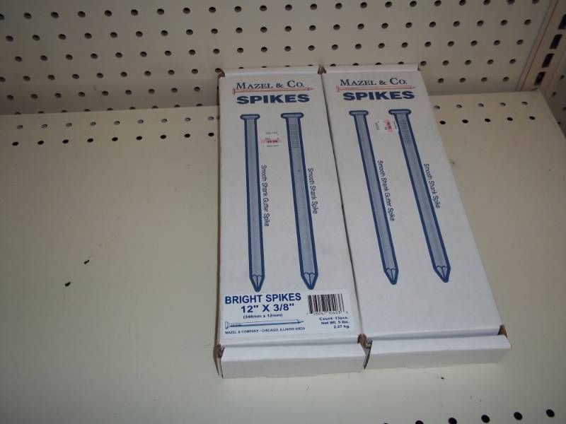 lot 795 image: Lot of 2 Boxes of 12 in Spikes
