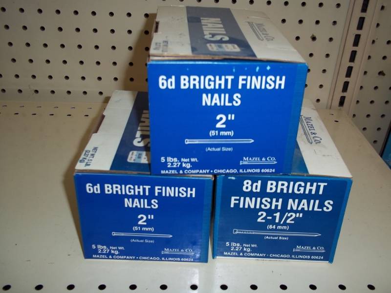 lot 802 image: Lot of 15 lbs of Variety of Finish Nails