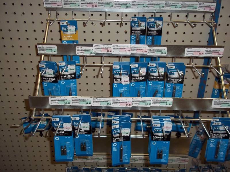 lot 867 image: Lot of Star, Square, and Phillip bits